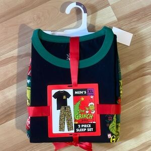 NWT the grinch 2 piece sleep set size XL